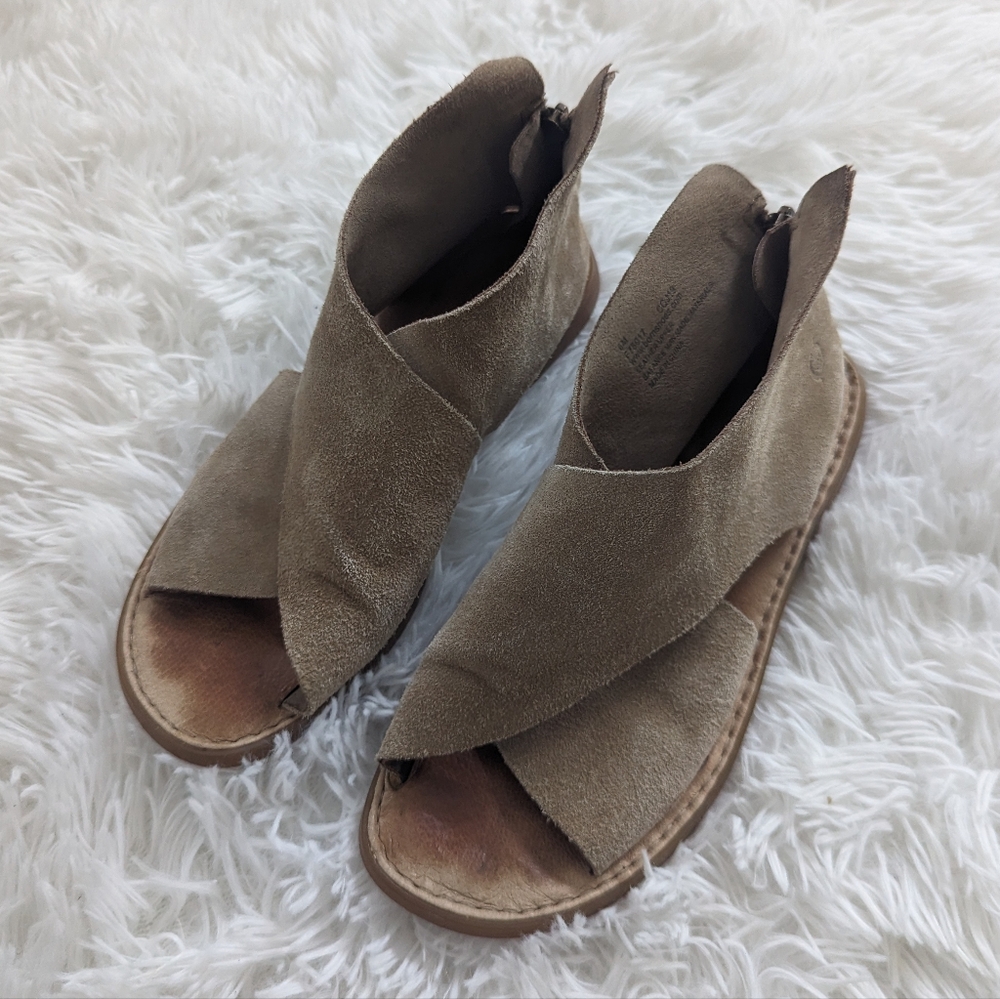 Women's BORN Iwa Leather Sandals  6